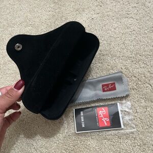 Ray-Ban Black Sunglasses Holder with Gray Cloth